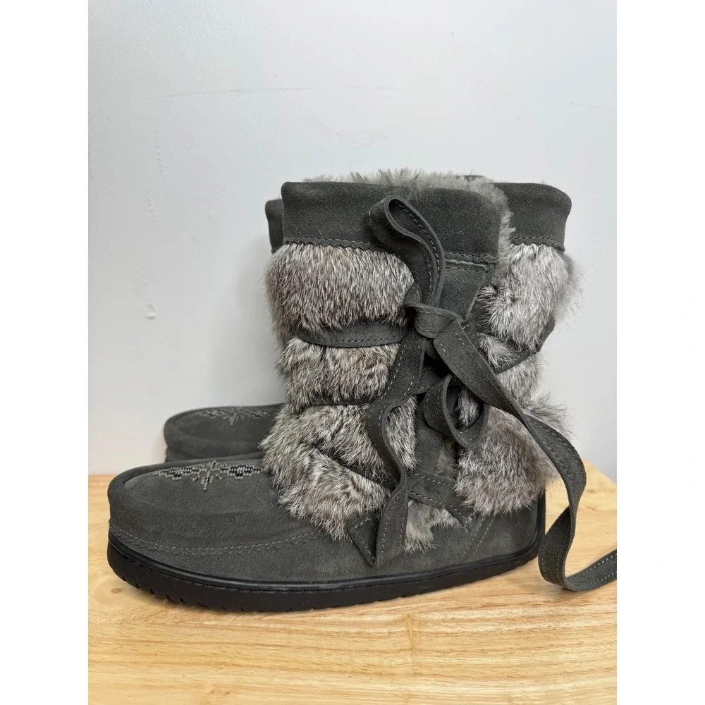 Manitobah Mukluks Beaded Short Wrap Rabbit Fur Shearling Boot Charcoal L8 M6